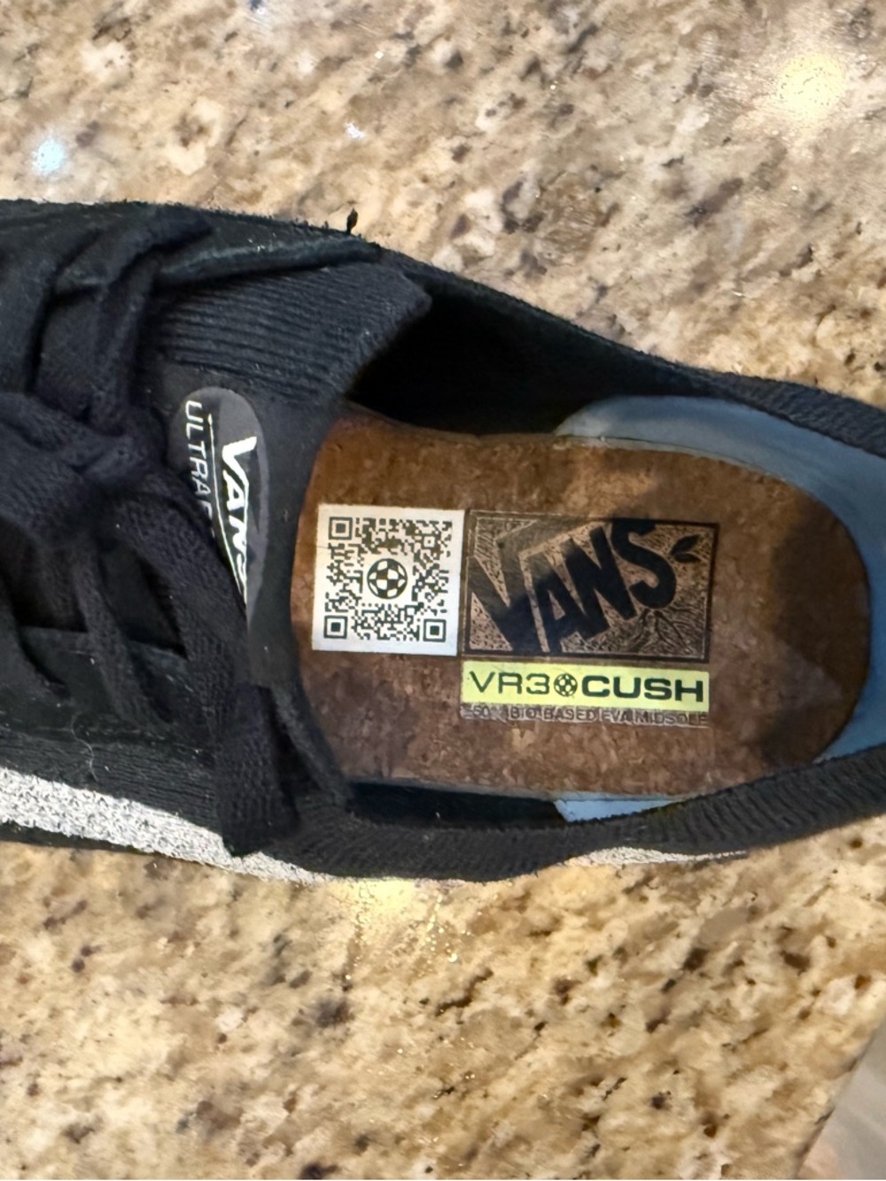 Vans UltraRange 2.0 Shoe in Black and Grey, gum colored details - Picture 4 of 6